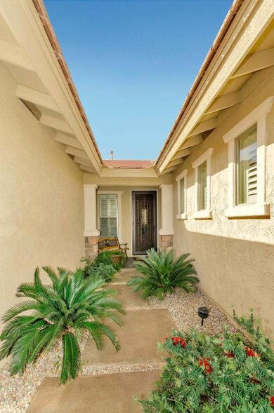 Garden Style Entry