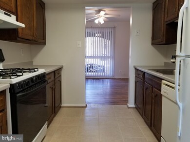 280 W Deer Park Rd unit 32B, Gaithersburg, MD 20877 - photo 2