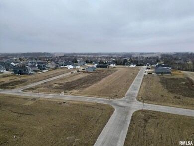 6110 Duggleby Ave, Davenport, IA 52807 - photo 2