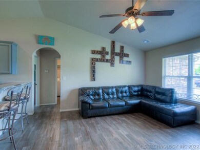 8611 S 264th East Ave, Broken Arrow, OK 74014 - photo 4