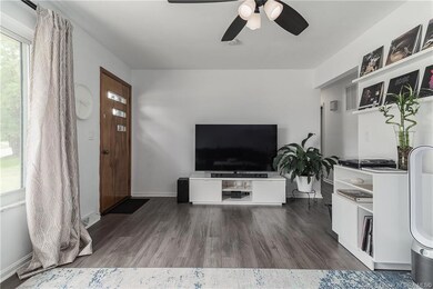 2009 Mary Lee Dr, New Albany, IN 47150 - photo 6