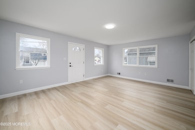 998 Woodmere Dr, Keyport, NJ 07735 - photo 3