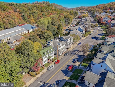 451 E Broad St, Tamaqua, PA 18252 - photo 4