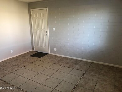 559 S Bellview unit e, Mesa, AZ 85204 - photo 2