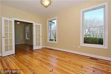 1896 Pleasant Plains Rd, Annapolis, MD 21409 - photo 2