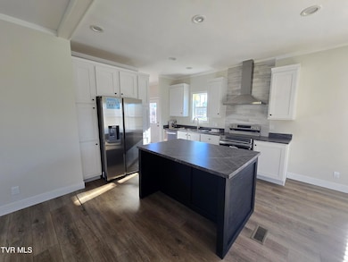 2208 Oak St, Gray, TN 37615 - photo 4