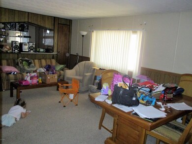 FAMILY ROOM WITH WET BAR
