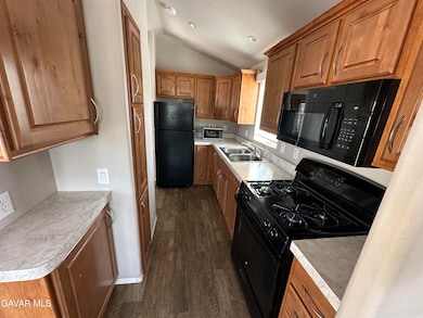 1449 E Avenue I unit C8, Lancaster, CA 93535 - photo 4