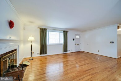 5821 Dewey Dr, Alexandria, VA 22310 - photo 5