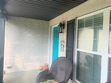 108 Fairlane Dr, Shelbyville, TN 37160 - photo 4