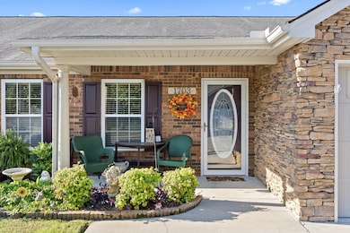 1703 Applebrook Dr, Rossville, GA 30741 - photo 2