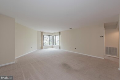 3041 Fallstaff Rd unit 204D, Baltimore, MD 21209 - photo 3
