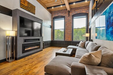 Rivermoor Landing unit 55, Newmarket, NH 03857 - photo 2