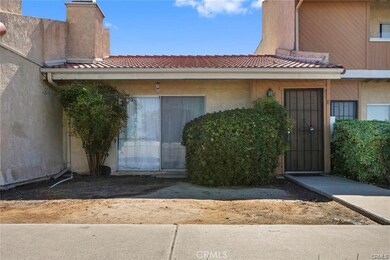 16465 Green Tree Blvd unit 11, Victorville, CA 92395 - photo 4
