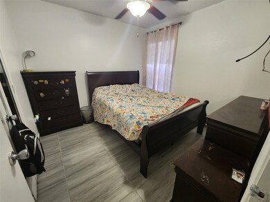 Second bed enough space for queen size bed!