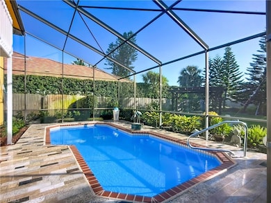 10242 Vanderbilt Dr, Naples, FL 34108 - photo 3