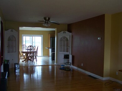 46 Meadow Dr, Troy, NY 12180 - photo 5