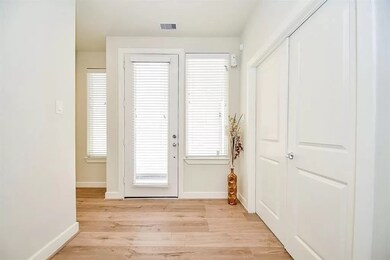 135 Knightsbridge Park Ln, Houston, TX 77018 - photo 3