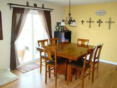 2281 Meadow Bend Dr, Columbus, IN 47201 - photo 6