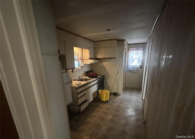 2922 Oceanside Rd, Oceanside, NY 11572 - photo 5