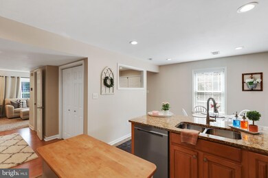 15570 Traverser Ct, Woodbridge, VA 22193 - photo 7