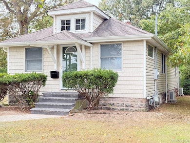 56 Heisser Ln, Farmingdale, NY 11735 - photo 2