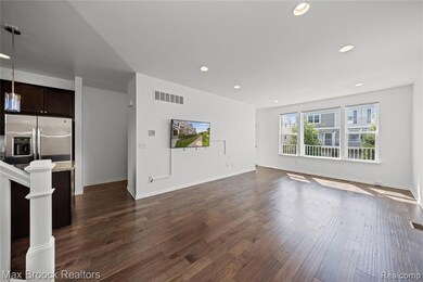 4636 Bradley Cir unit 12, Troy, MI 48085 - photo 6