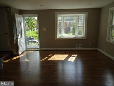 560 Lucia Ave, Baltimore, MD 21229 - photo 3