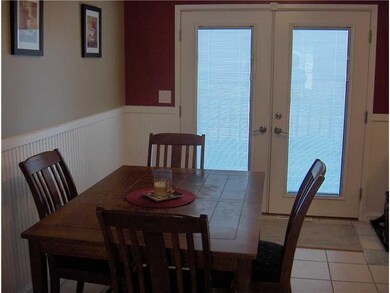 Kitchen. Dining area