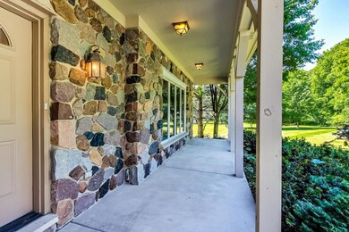 110 Deepwood Rd, Barrington, IL 60010 - photo 5