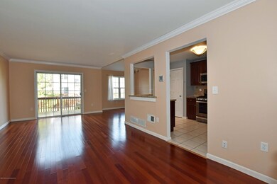004_Living Room