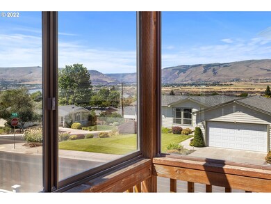 1701 Golden Way, the Dalles, OR 97058 - photo 7