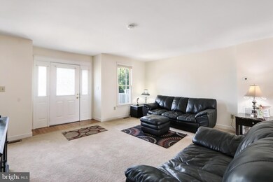 608 Knightsbridge Dr, Hagerstown, MD 21740 - photo 4