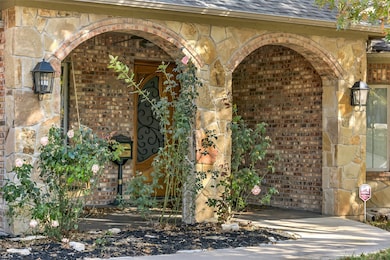 1313 Mildred Ln, Benbrook, TX 76126 - photo 3