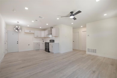 929 Highland Dr, Grand Prairie, TX 75051 - photo 7