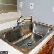 5834 N Holly Springs Dr, Capitol Heights, MD 20743 - photo 4