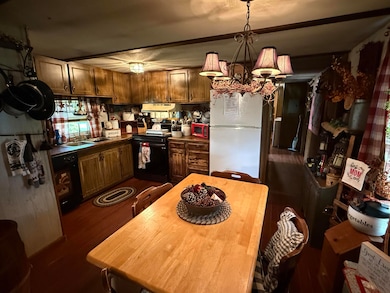 Fully applianced Kitchen