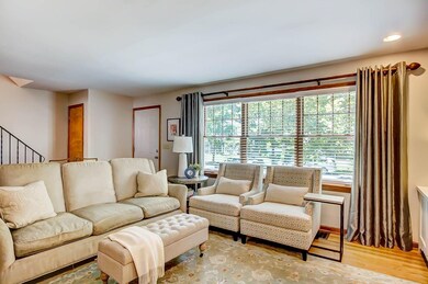 816 S Cassingham Rd, Columbus, OH 43209 - photo 2