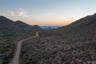 - -, Yucca, AZ 86438 - photo 5