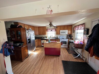 567 Daniel Webster Hwy, MerriMacK, NH 03054 - photo 6