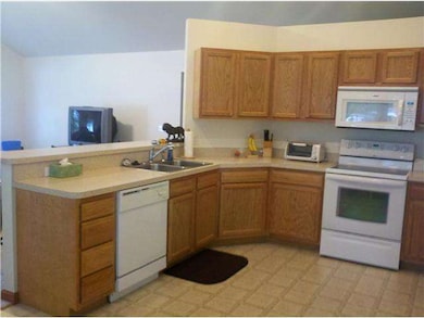 5452 Cowan St, Toledo, OH 43613 - photo 7