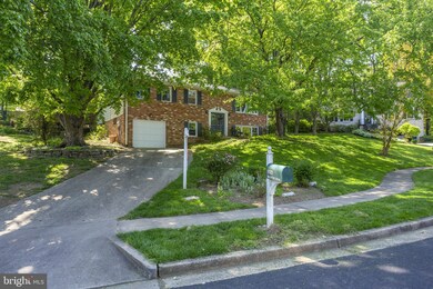 9523 Rockport Rd, Vienna, VA 22180 - photo 5