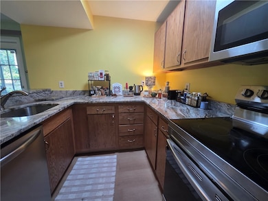 3266 Ward St unit 3, Oakland, PA 15213 - photo 6