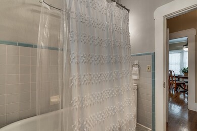 506 W Willingham St, Cleburne, TX 76033 - photo 6