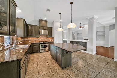 1043 Chamboard Ln, Houston, TX 77018 - photo 7