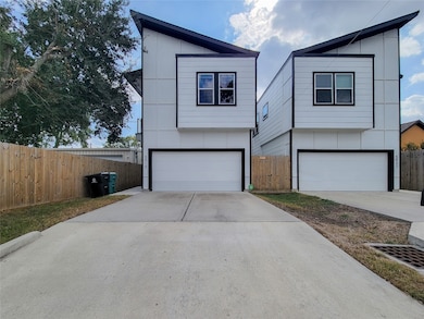 5019 Creekmont Dr, Houston, TX 77091 - photo 2