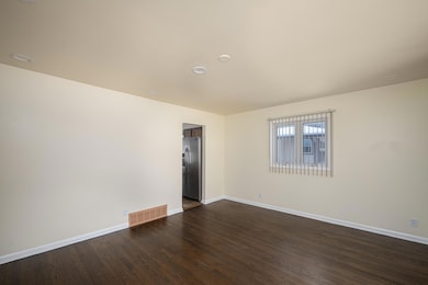 4640 W Brentwood Ct, Milwaukee, WI 53223 - photo 6