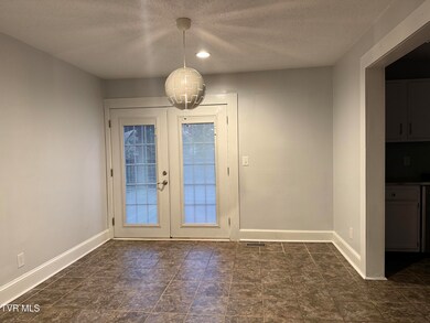 146 E Park Dr, Kingsport, TN 37660 - photo 5