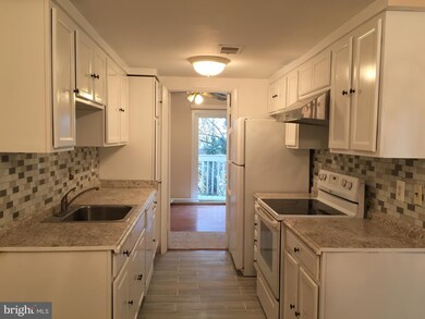 12879 Cara Dr, Woodbridge, VA 22192 - photo 4