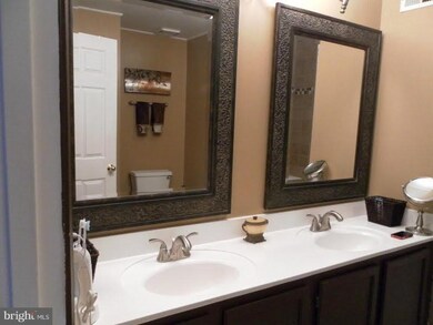 11188 Stagestone Way unit 10-5, Manassas, VA 20109 - photo 3